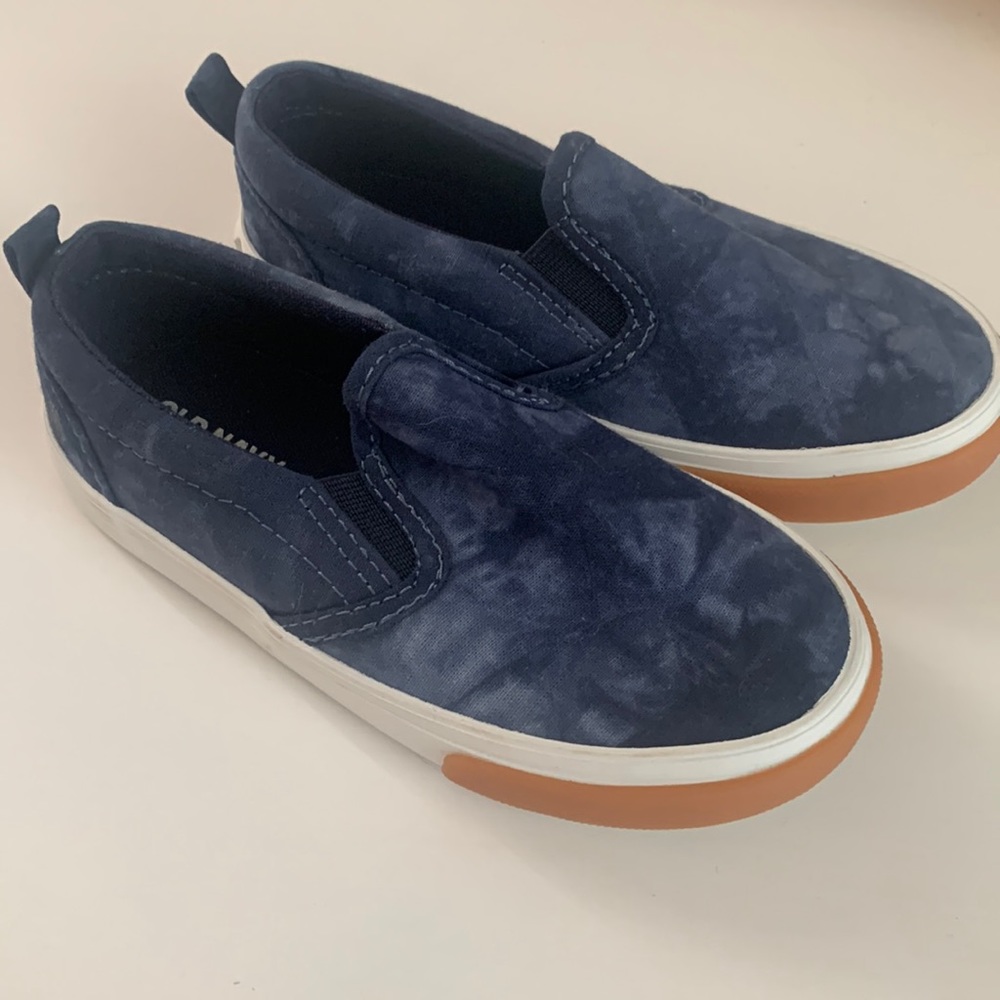 Old navy tie dye slip on shoes, size 8